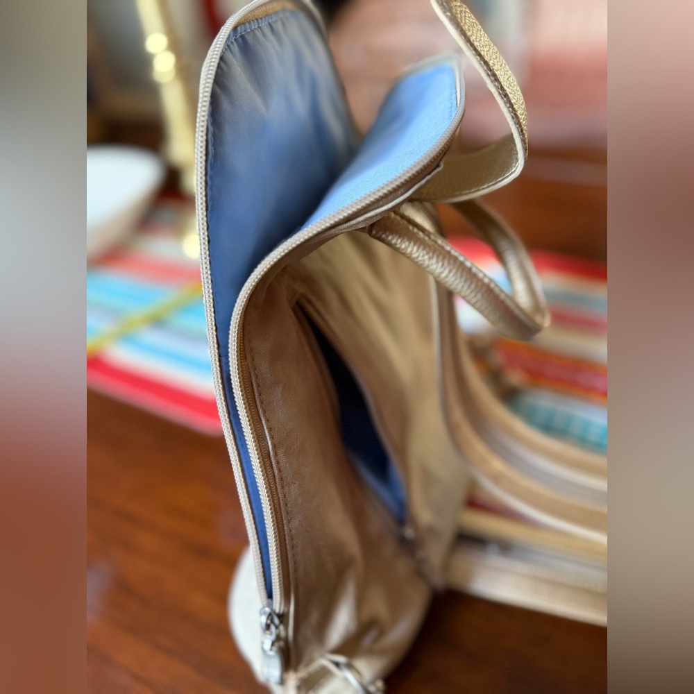 Baggallini Metro Backpack - image 7